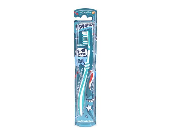 Aquafresh Advance zobna ščetka
